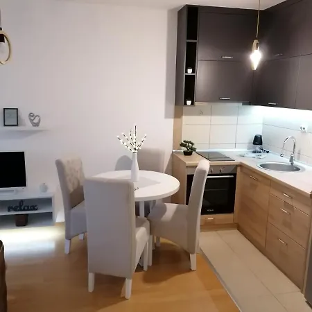 Emili Apartment *