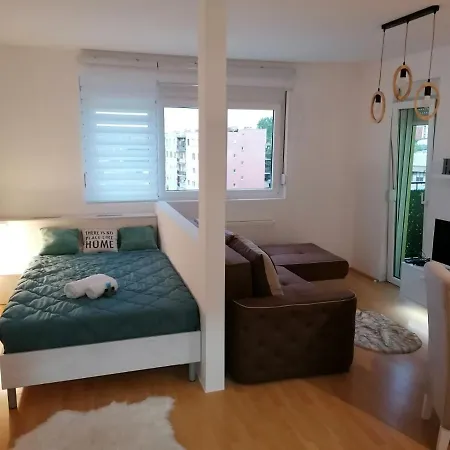 Emili Апартаменты *